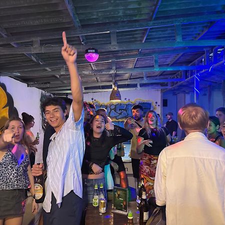 Vang Vieng Backpackers Hostel ヴァンヴィエン エクステリア 写真