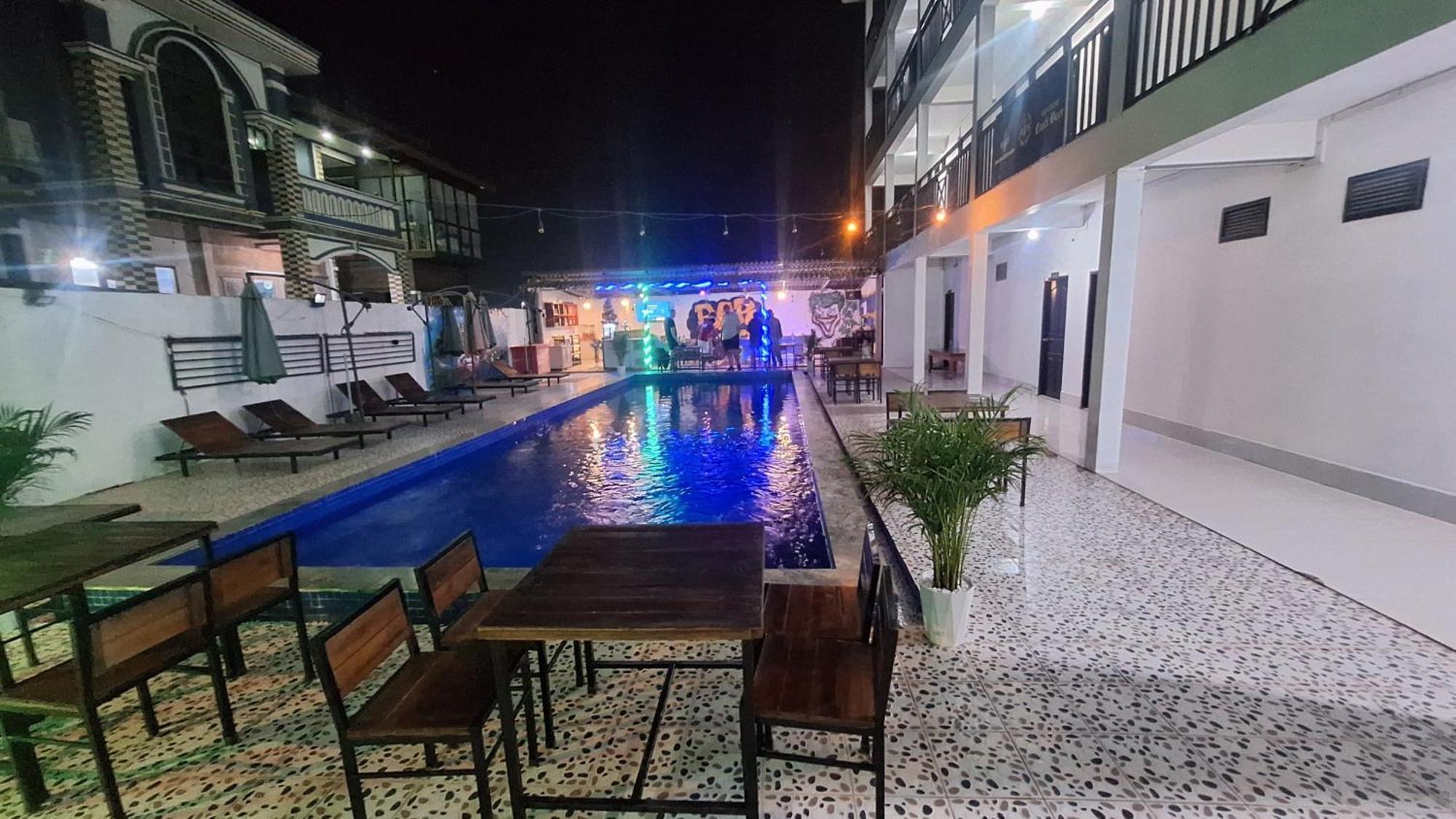 Vang Vieng Backpackers Hostel ヴァンヴィエン エクステリア 写真