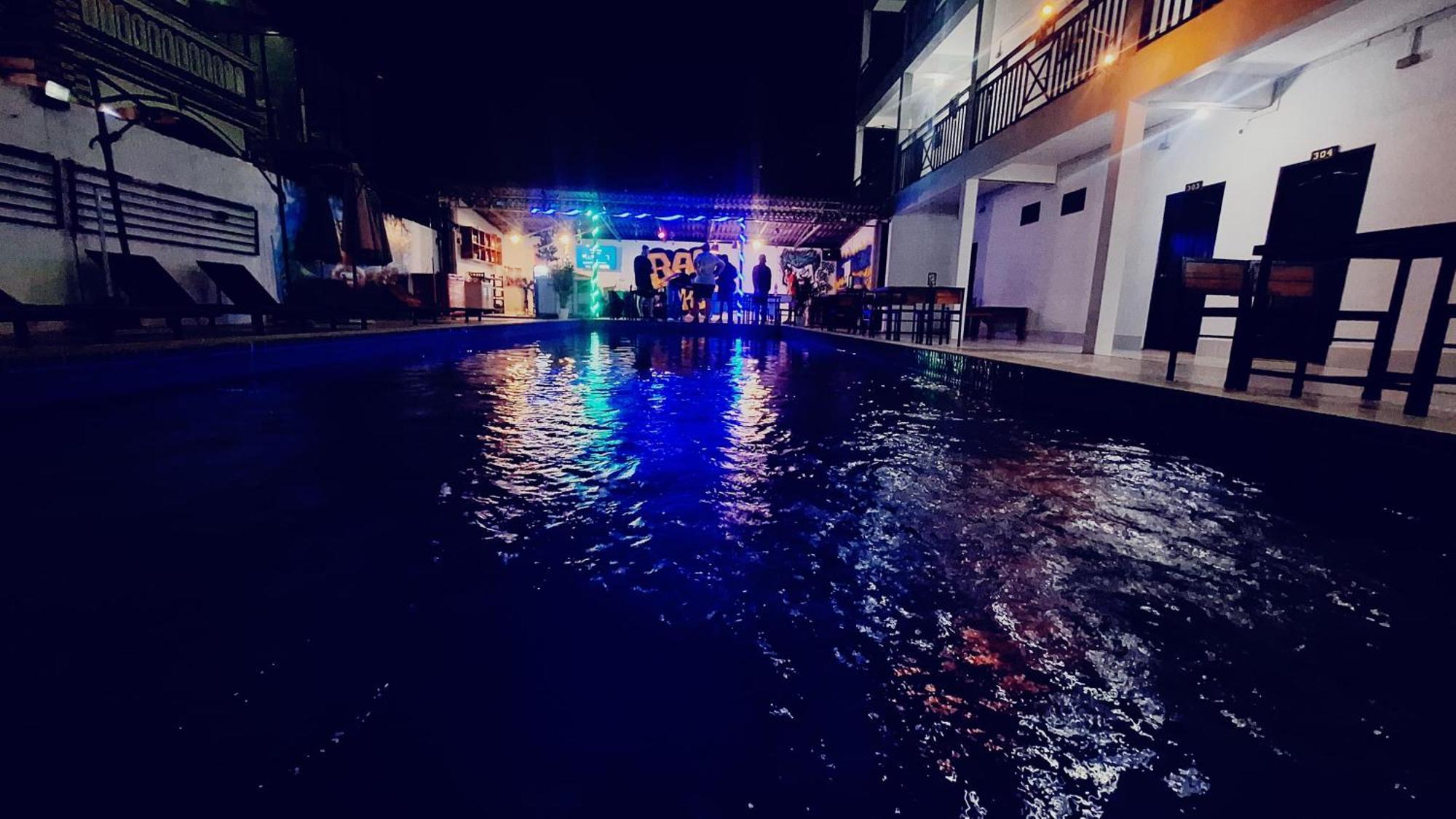 Vang Vieng Backpackers Hostel ヴァンヴィエン エクステリア 写真