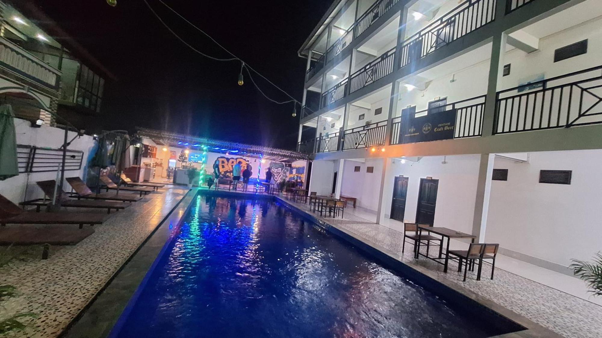 Vang Vieng Santara Backpackers Hostel エクステリア 写真